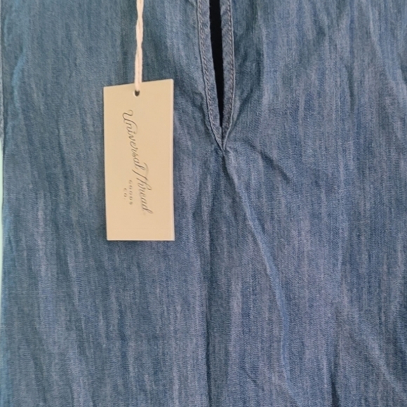 NWT Universal Thread Chambray Swing Top Size Medium - Picture 3 of 4